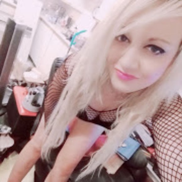 Meet your Posher, Bella - Picture 4 of 4